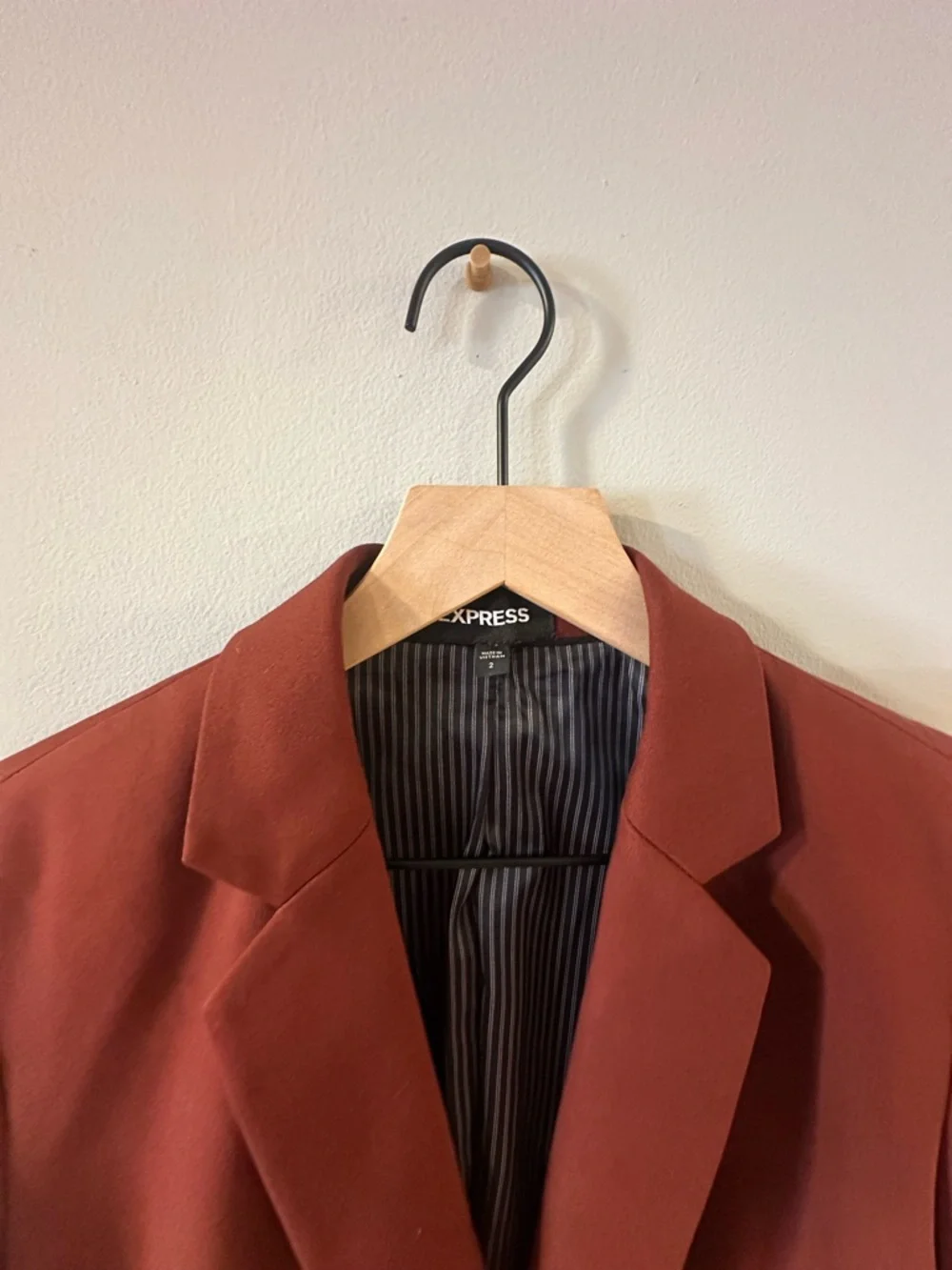 Express Single-Button Maroon/Rust Blazer - Picture 3 of 4